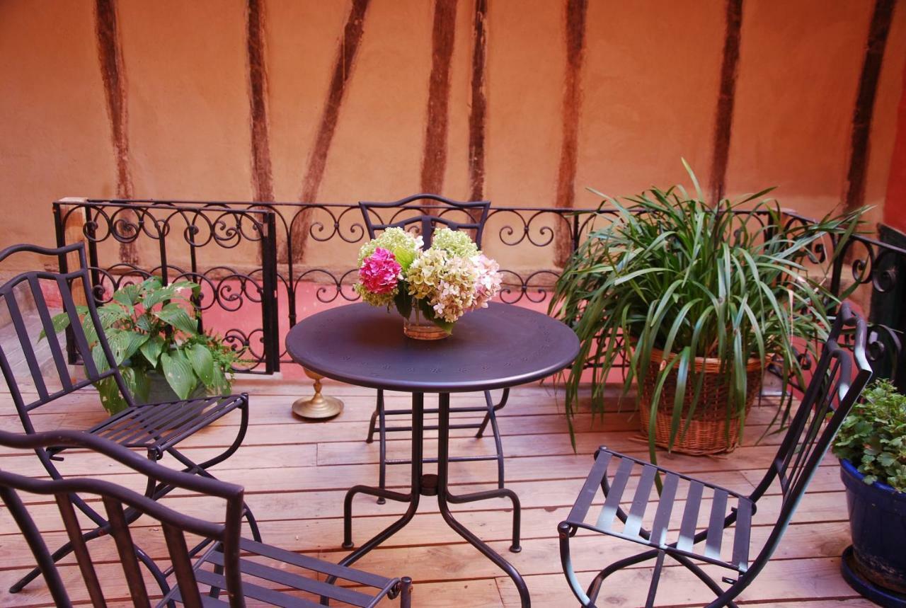 Ombre Rose Bed and Breakfast Le Fousseret Exteriör bild