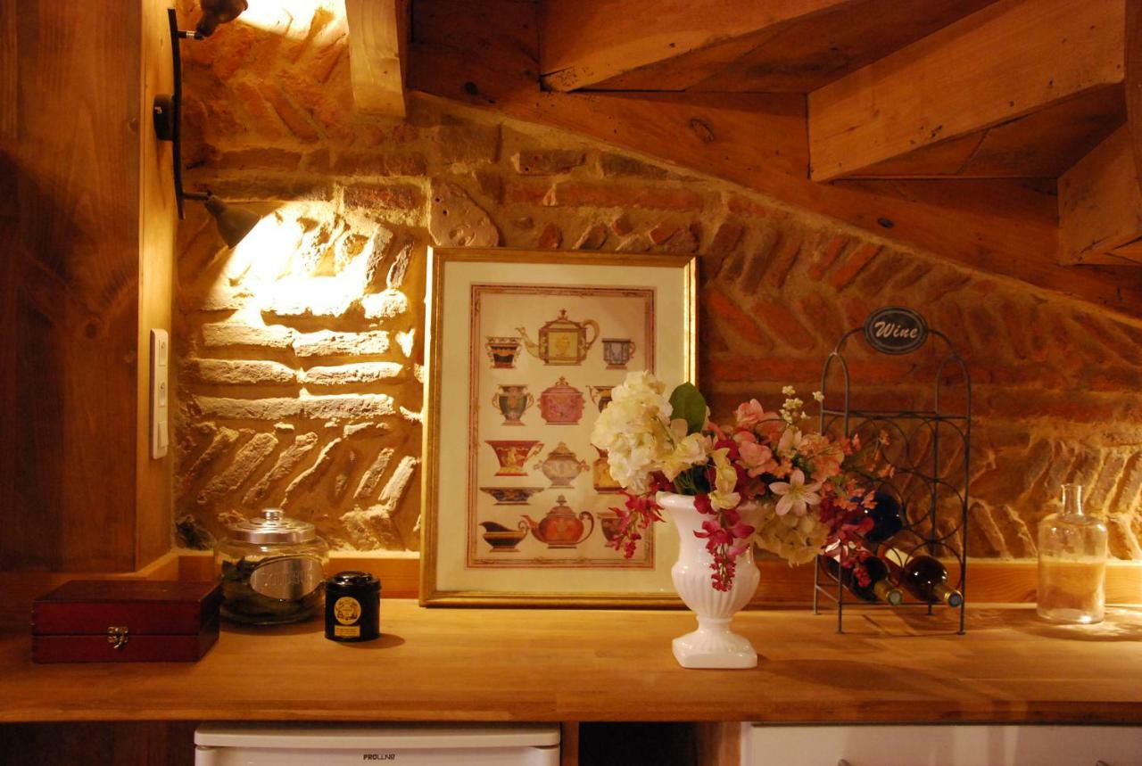 Ombre Rose Bed and Breakfast Le Fousseret Exteriör bild