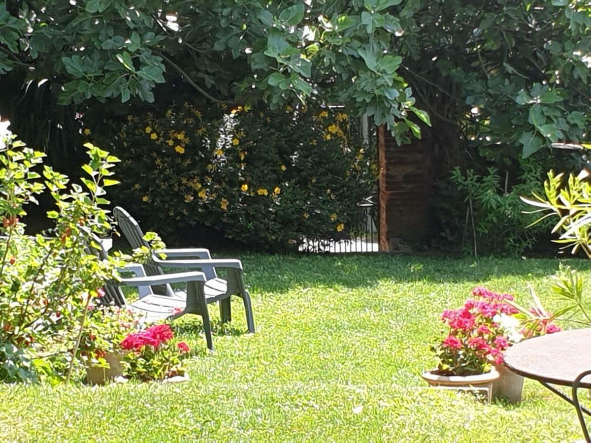 Ombre Rose Bed and Breakfast Le Fousseret Exteriör bild